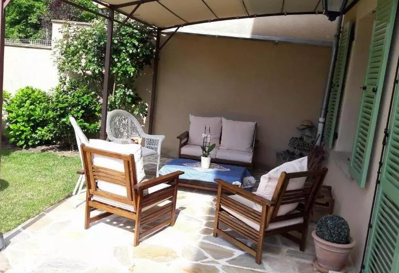 Aamiaismajoitus (B&B) Sous Les Remparts