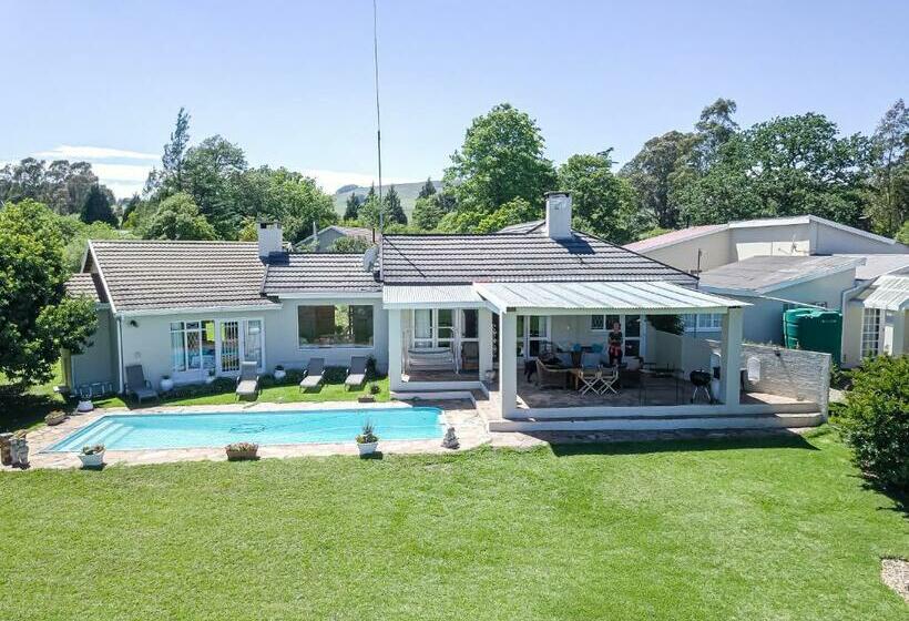 Dunroamin Bed And Breakfast