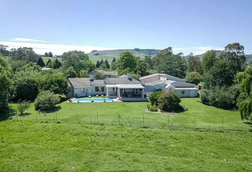 Dunroamin Bed And Breakfast