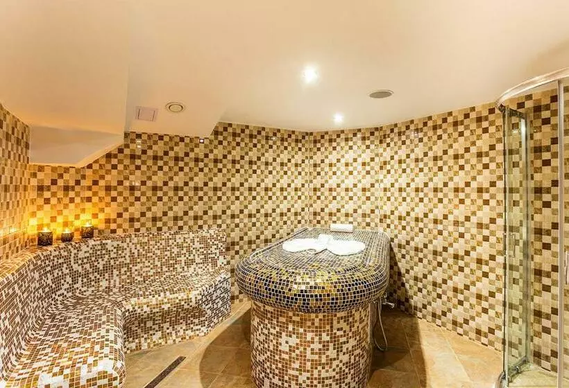 Family Hotel Romantika