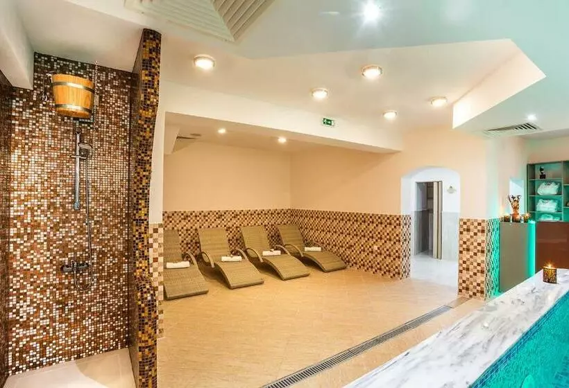 Family Hotel Romantika