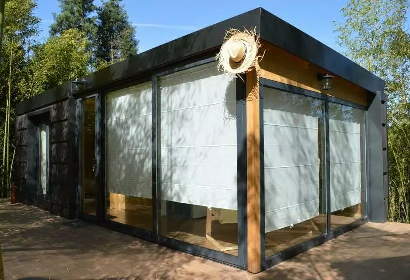 Majatalo Bamboo Guest House