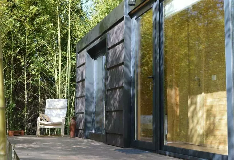 Majatalo Bamboo Guest House