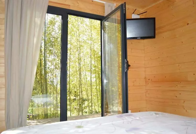 Majatalo Bamboo Guest House