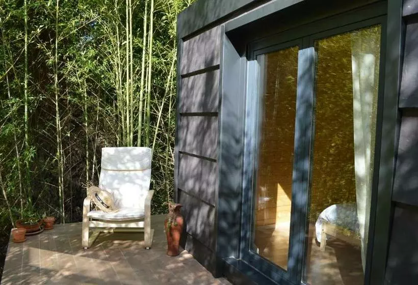 Majatalo Bamboo Guest House