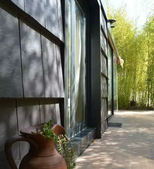 Majatalo Bamboo Guest House