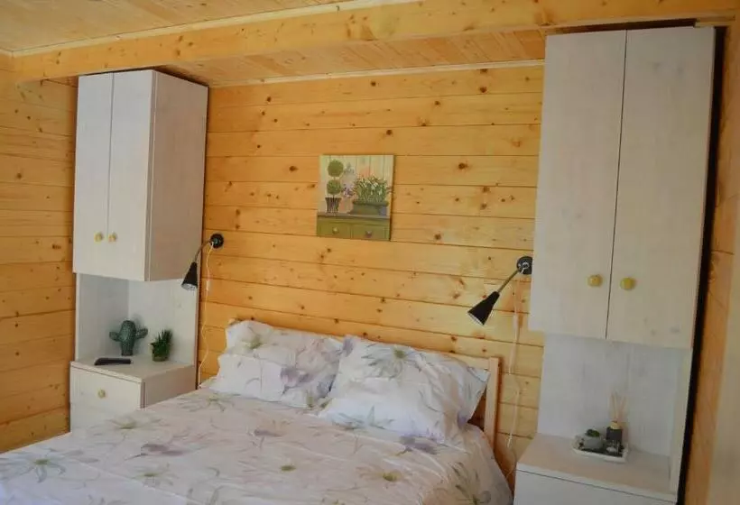 Majatalo Bamboo Guest House