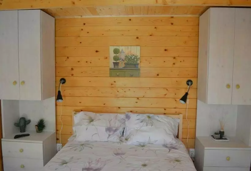 Majatalo Bamboo Guest House