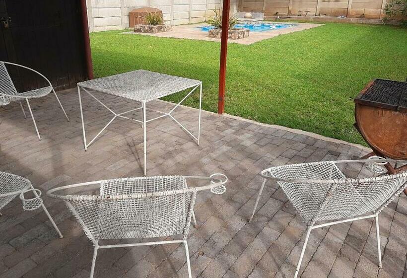 ペンション Delwer Selfcatering Guesthouse Parys