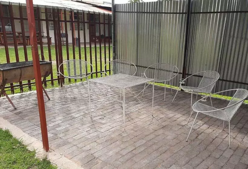 ペンション Delwer Selfcatering Guesthouse Parys