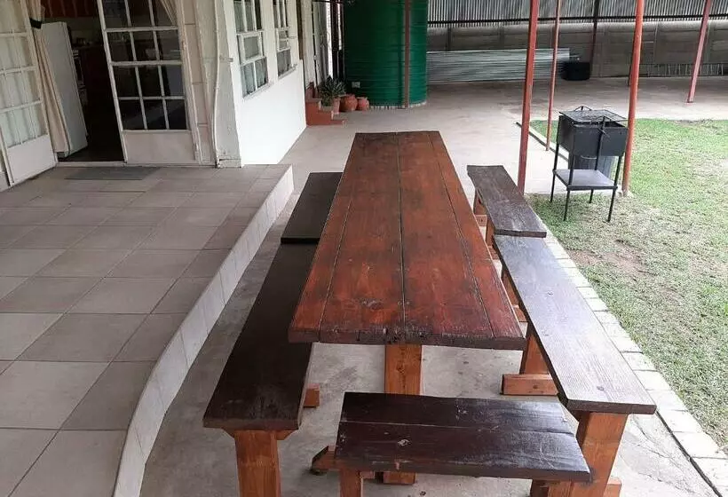 ペンション Delwer Selfcatering Guesthouse Parys