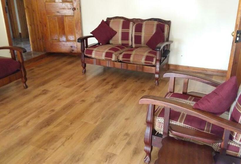 ペンション Delwer Selfcatering Guesthouse Parys