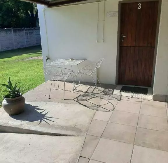 ペンション Delwer Selfcatering Guesthouse Parys