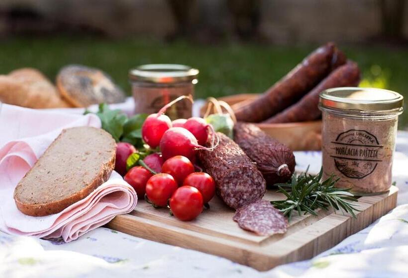 بنسيون Penzión Uhliská A Depandance Gazdovský Dom