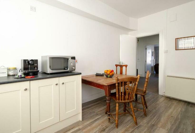 膳宿费 The Square Townhouse Fermoy