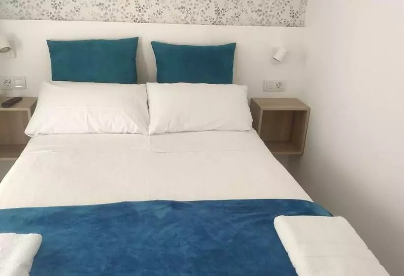 ユースホステル Portosantiago