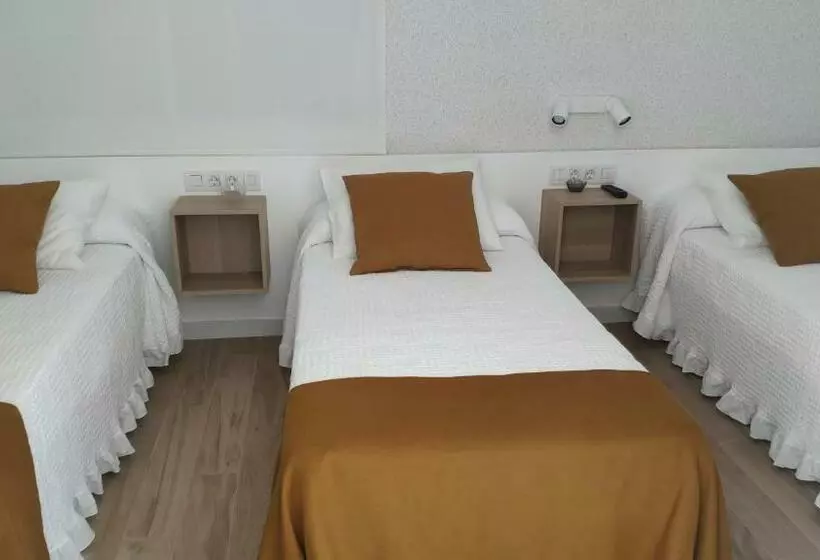 ユースホステル Portosantiago