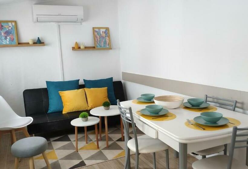 هاستل Portosantiago