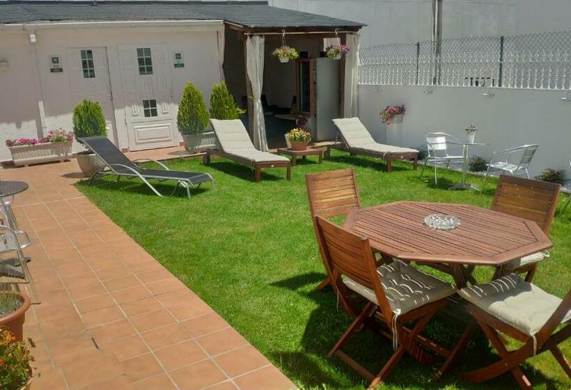 هاستل Portosantiago