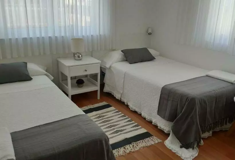 ユースホステル Portosantiago