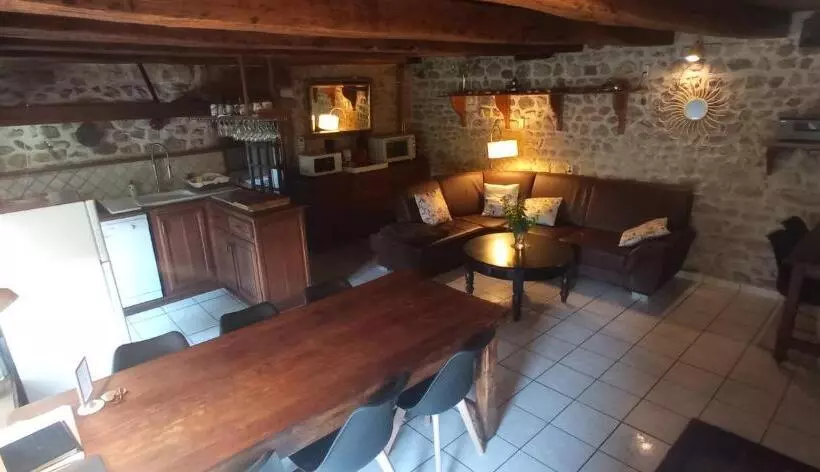 Aamiaismajoitus (B&B) Maison Du Moulin Galuzot