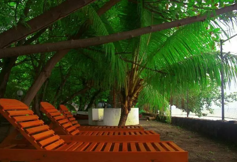 Hotel Fx 72 Beach Resort