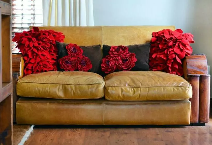 Majatalo 96 On Bree Guesthouse