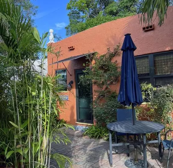 پانسیون The Cottage At Pineapple House