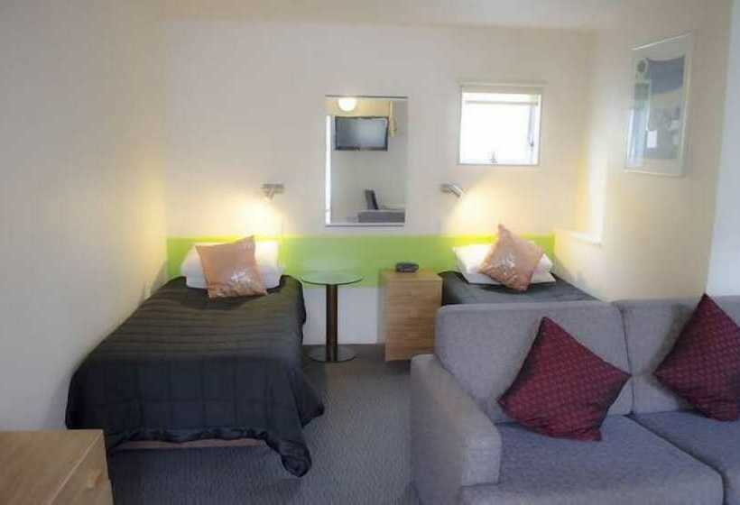 Wellington 747 Motel