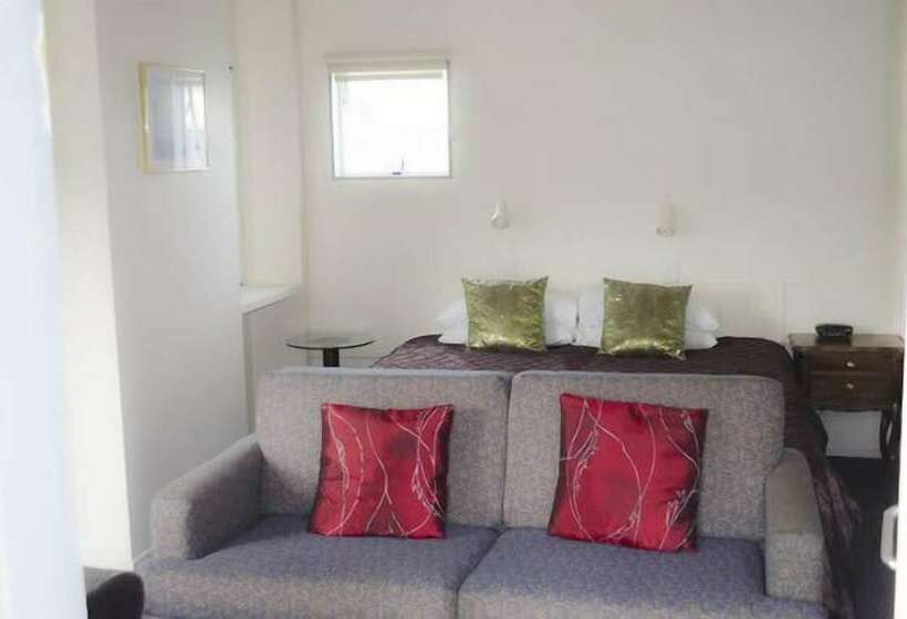 Wellington 747 Motel