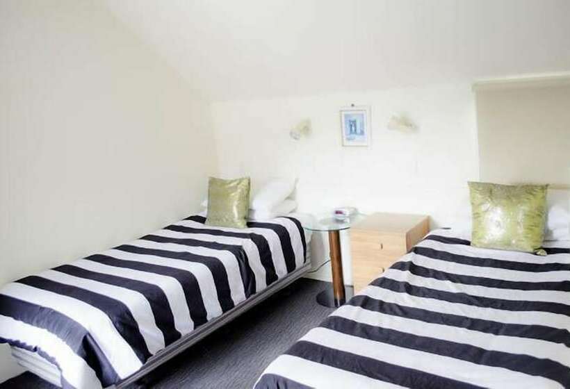 Wellington 747 Motel