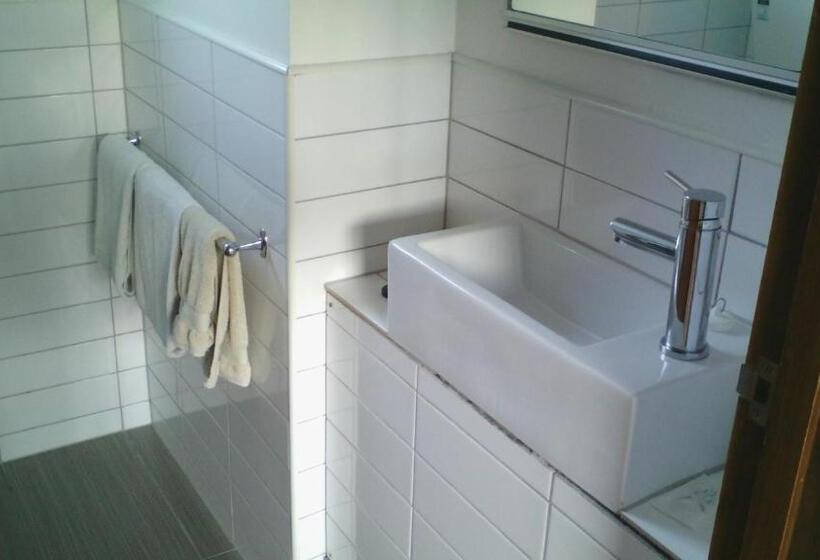 Wellington 747 Motel