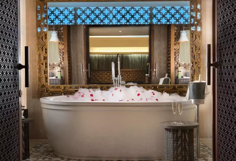 Anantara Uluwatu Bali Resort