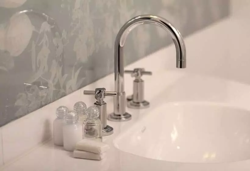 هتل Art Suites & Gallery