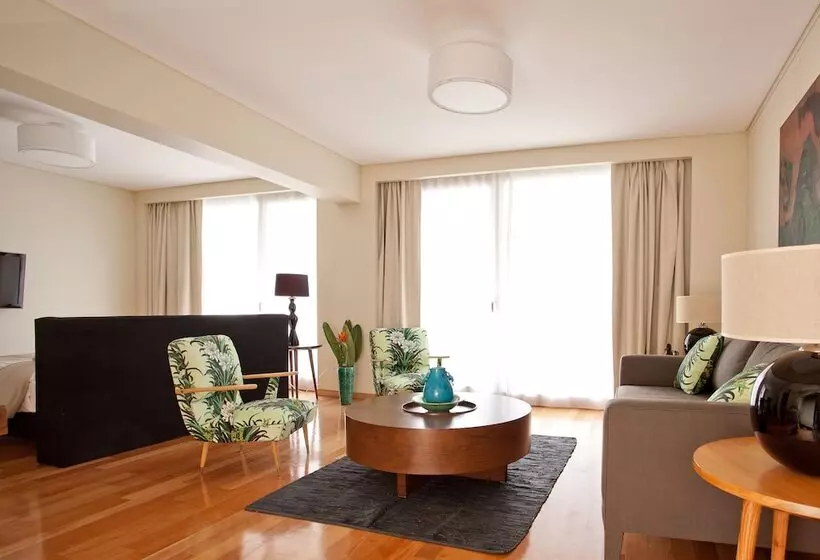 هتل Art Suites & Gallery