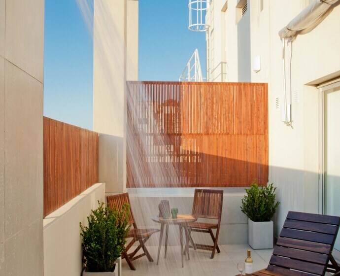 هتل Art Suites & Gallery