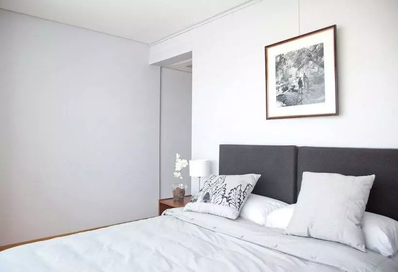 هتل Art Suites & Gallery