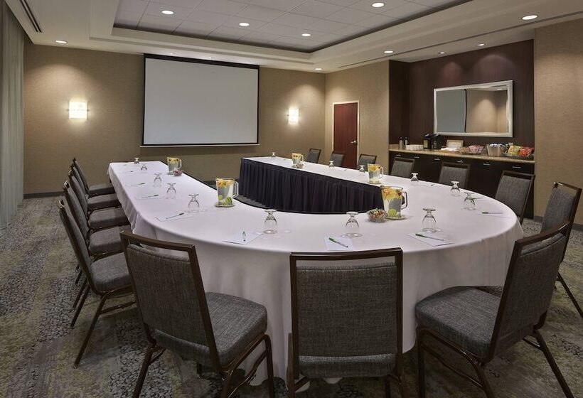 فندق Courtyard By Marriott Kingston Highway 401