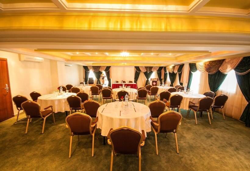 هتل Crystal Suites