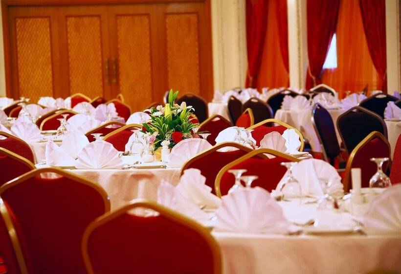 هتل Crystal Suites