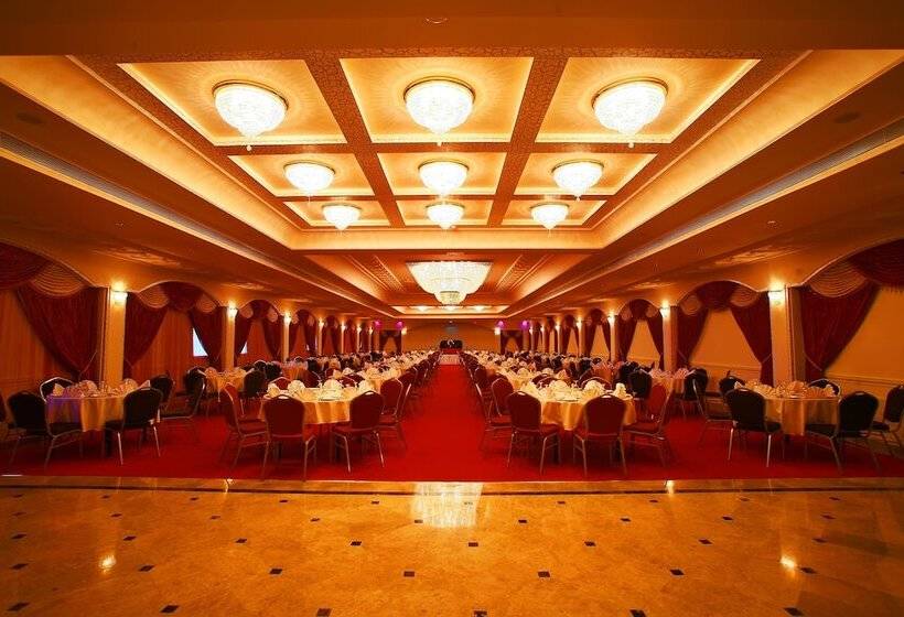 هتل Crystal Suites