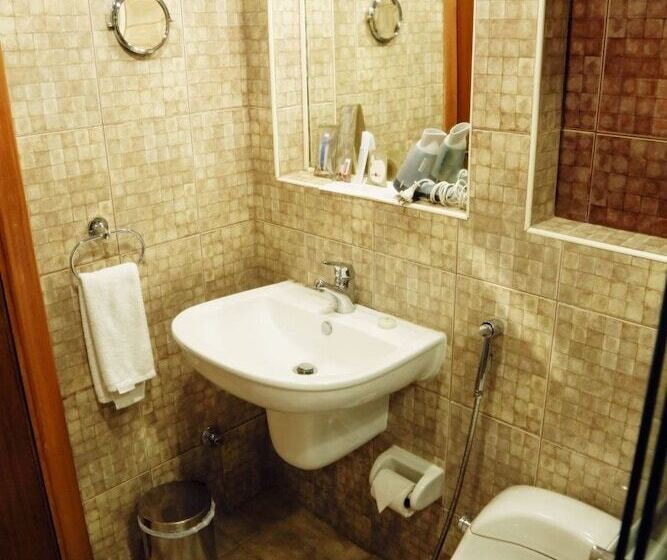 هتل Crystal Suites