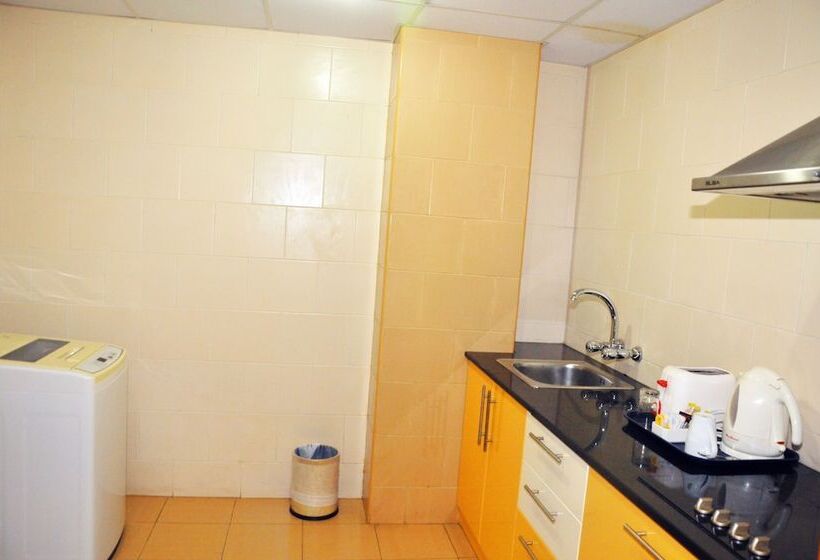 هتل Crystal Suites