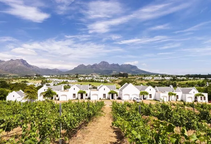 בית מלון כפרי De Zalze Lodge