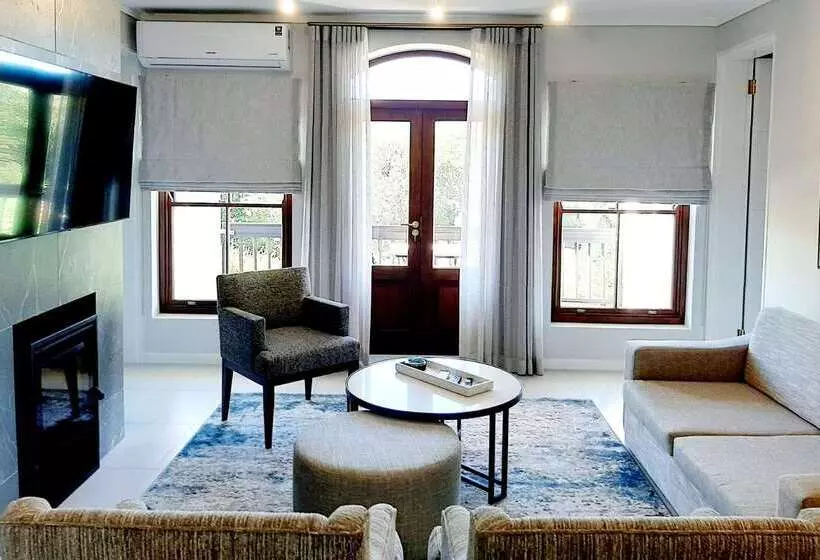 בית מלון כפרי De Zalze Lodge