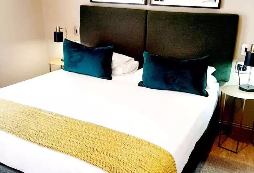 בית מלון כפרי De Zalze Lodge