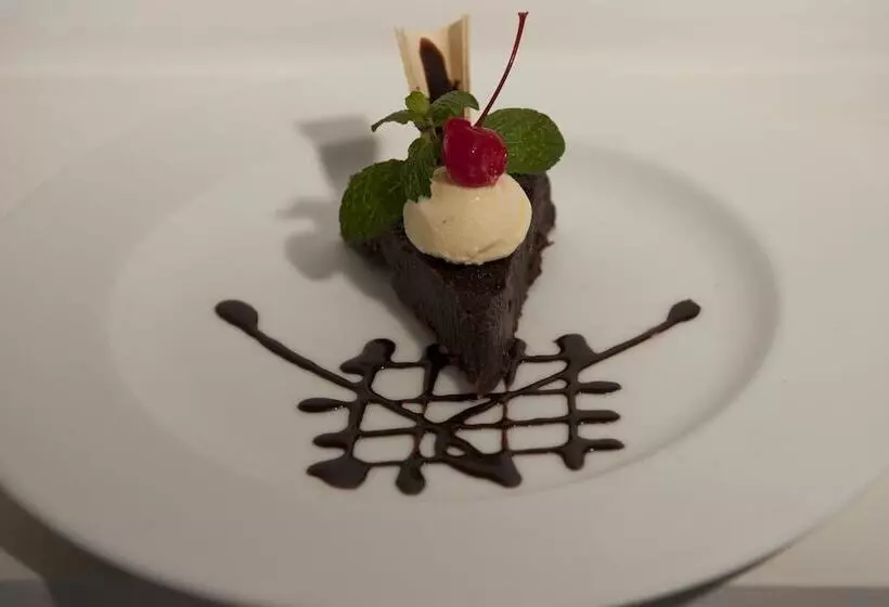 Отель Era Beach