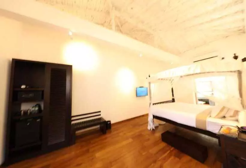 Отель Era Beach