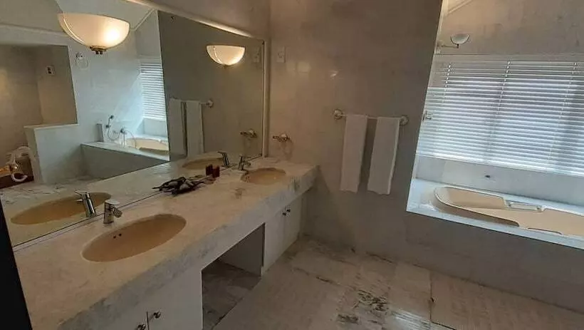 هتل Guesthouse Indongo