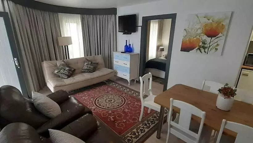 هتل Guesthouse Indongo